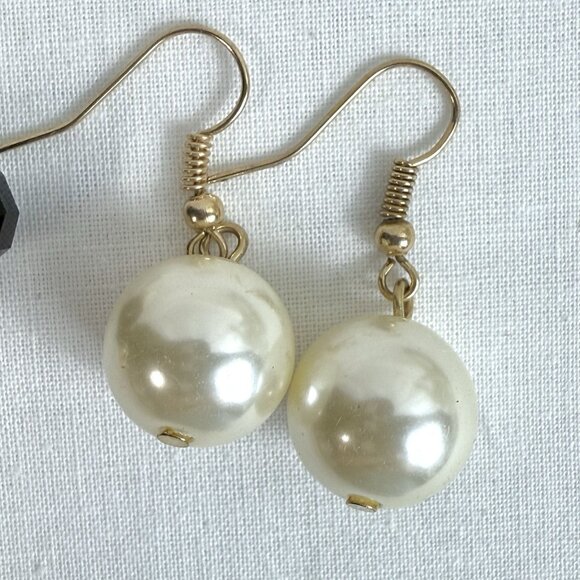 Gold Tone Dangle Earrings Lot Faux Pearl Black Bead - Picture 5 of 7
